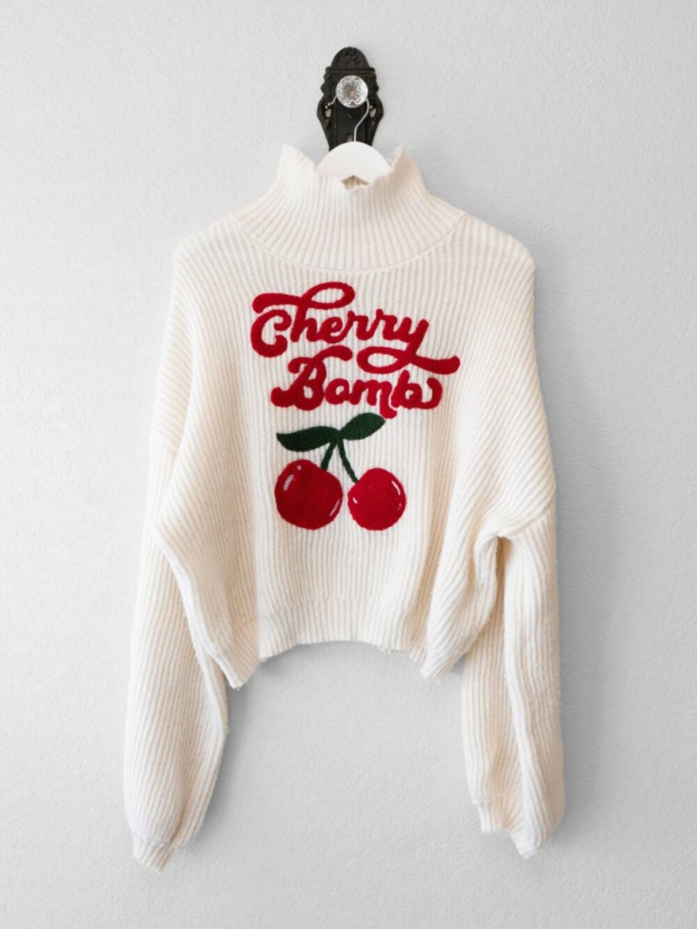 ROMWE Cherry Bomb Sweater 3XL Cream Chunky Knit Turtleneck Oversized Cherry